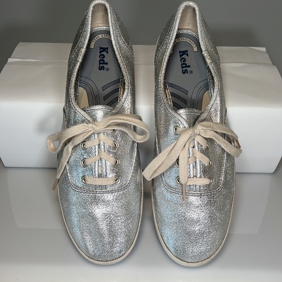 Metallic Silver Keds Champion Sneakers - Size 9 - Womens Classic Keds - Picture 7 of 14